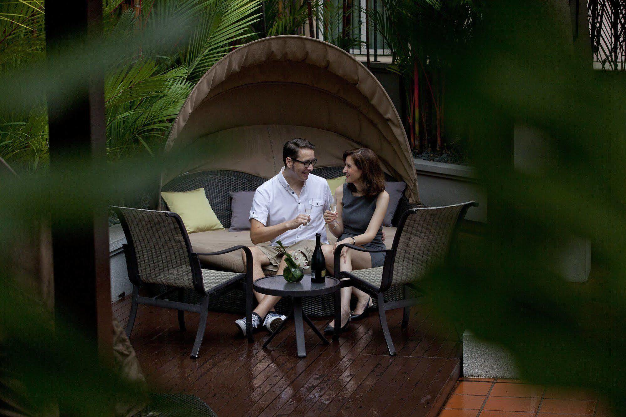 Fraser Place Robertson Walk Singapore Exterior photo The Garden Bar